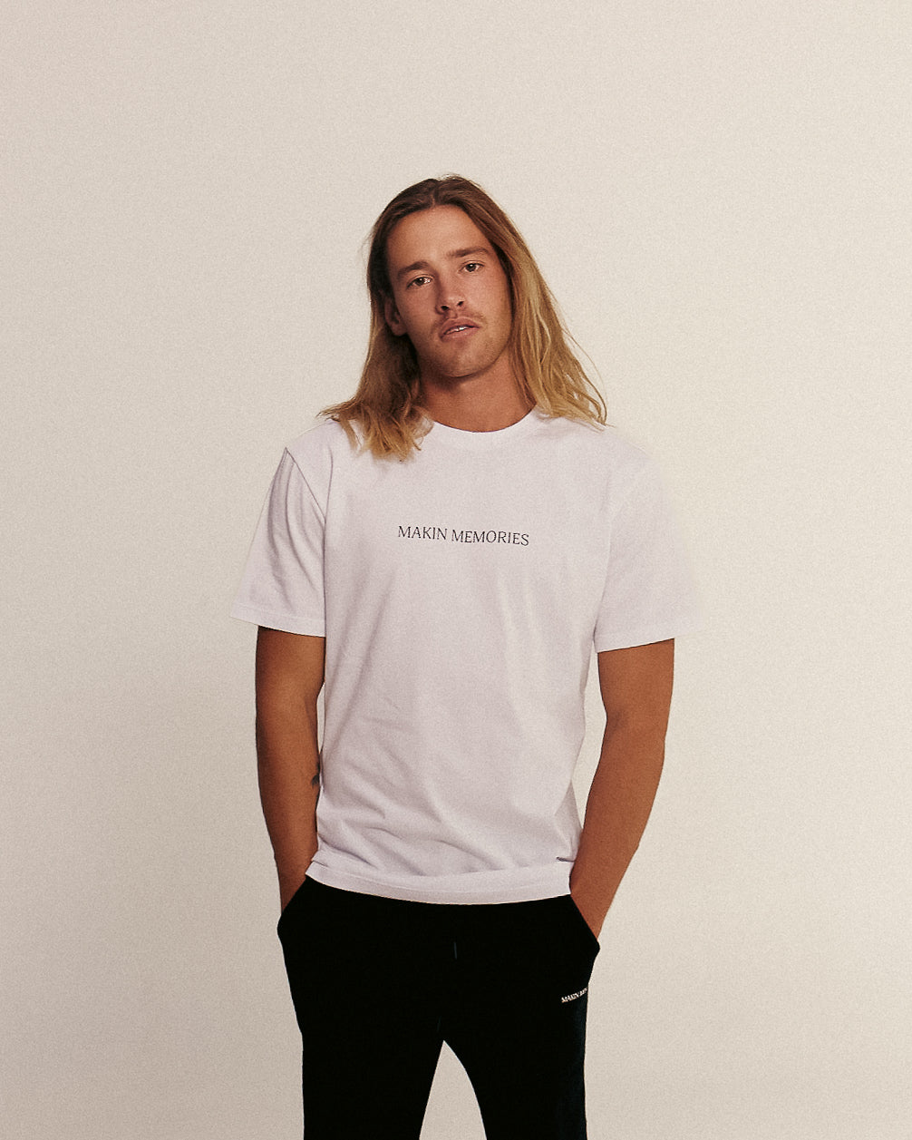 ADVENTURE TEE IN WHITE